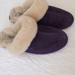 UGG SLIPPERS