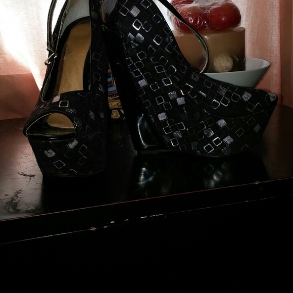 Black and silver wedges