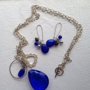 Blue necklace and earring set!