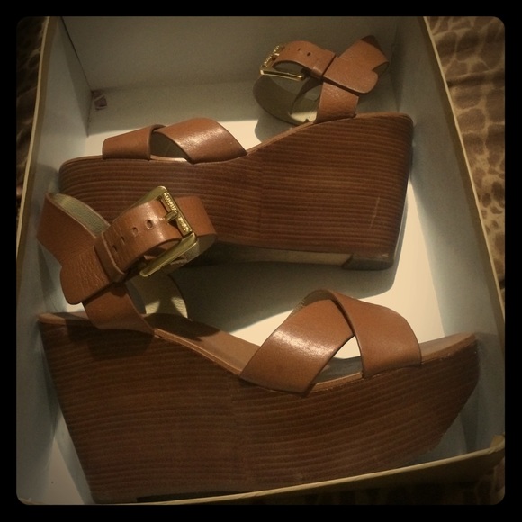 Michael Kors Wedge like new wore once!