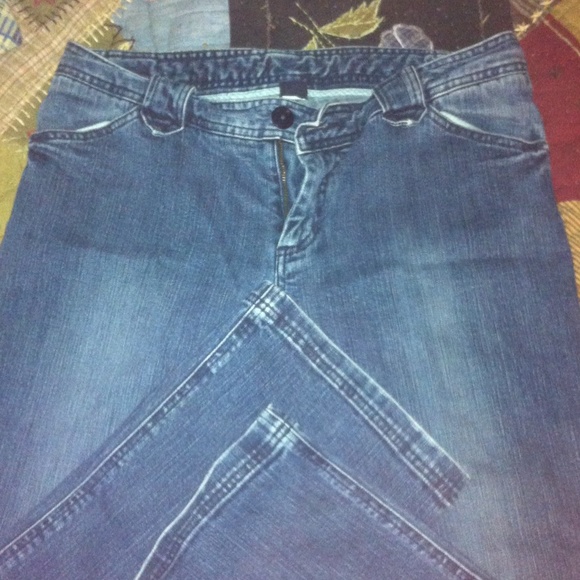 ****sold in bundle****Cutest jeans ever - Picture 1 of 3