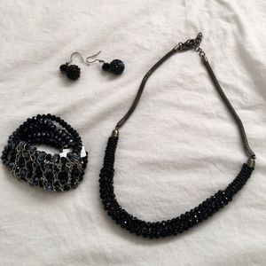 Necklace,earrings & bracelet