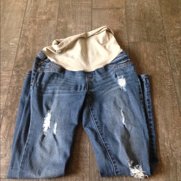 Destroyed skinny maternity jeans