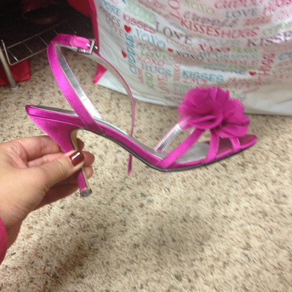 Fuchsia strappy sandals