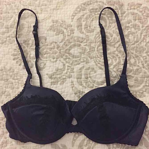 Never worn Victoria's Secret bra. 34C Navy & Blk.