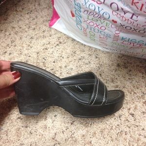 Black sandal wedges