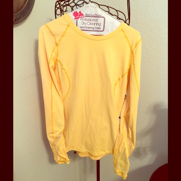 🌟REDUCED🌟 Lululemon long sleeve running top.