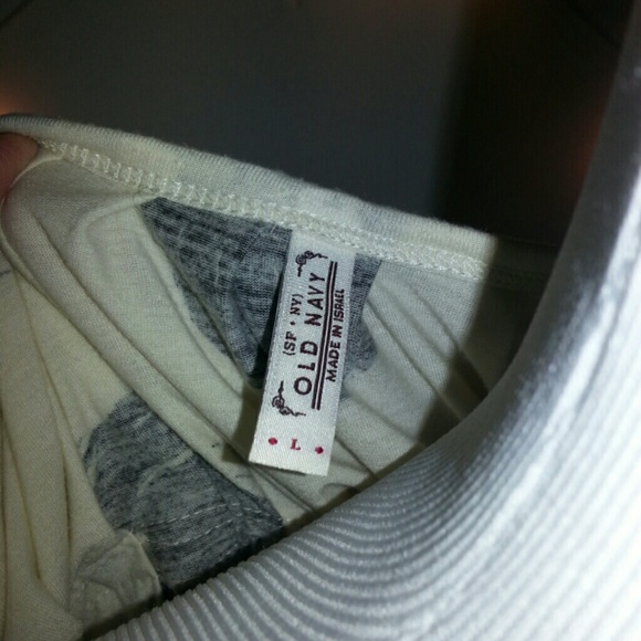 💥SOLD💥 Navy Cream with Black Circles top - Picture 4 of 4