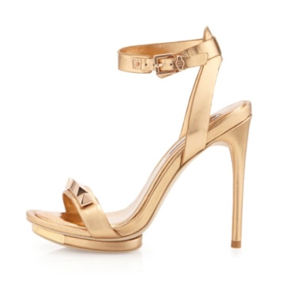 New Shiny Gold BCBG Platform Sandal sz 10