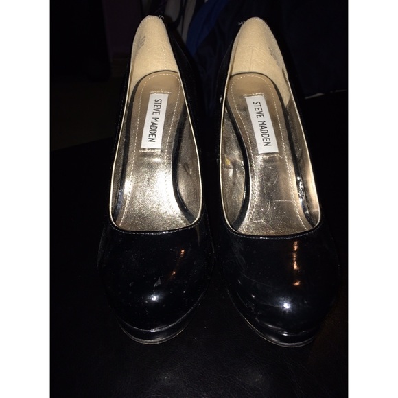 Black Steve Madden pumps