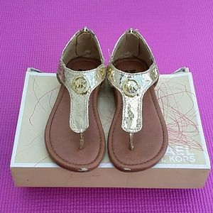 AUTHENTIC Michael kors. LIL MELISSA