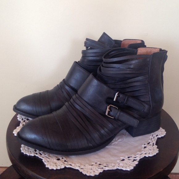 Jeffrey Campbell Isley Black Leather Booties