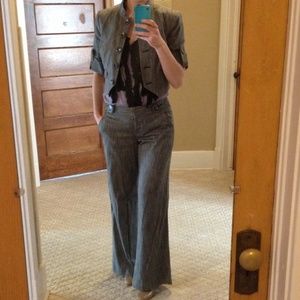Short sleeved Limited pant suit