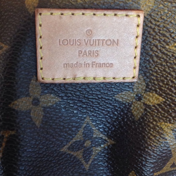 NO TRADE ❤️AUTHENTIC LV CROSS BODY BAG - Picture 4 of 4