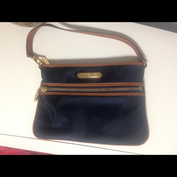 Michael Kors wristlet ✨