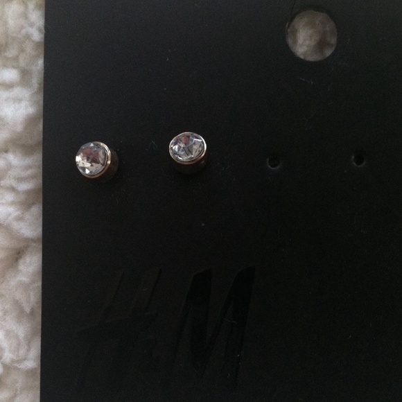 New earrings bundle - Picture 2 of 2