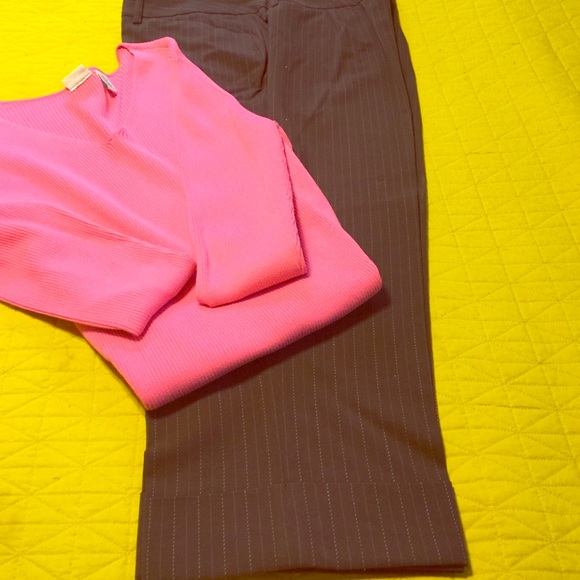 Pink XL sweater w/22w brown/Pink below Knee pants