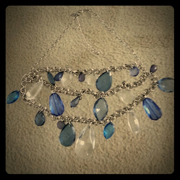 Beautiful Crystal Necklace - Picture 1 of 2