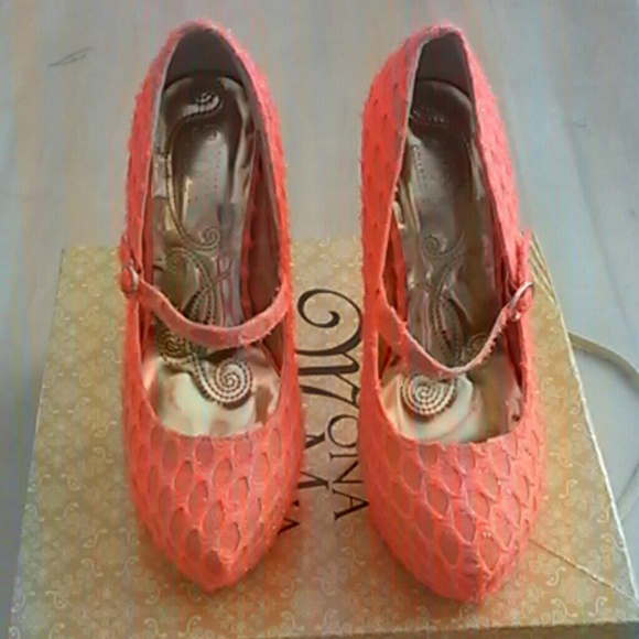 Shoes - Picture 2 of 2