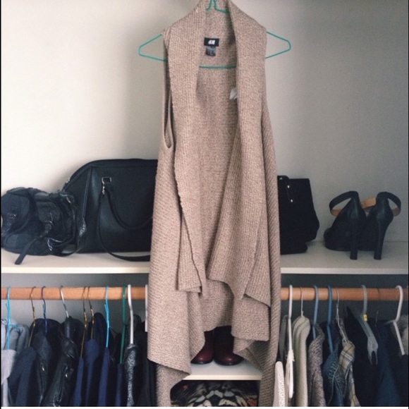 LONG KNITTED VEST