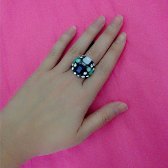 💕Topshop Rhinestones Ring💕