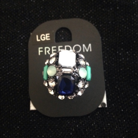 💕Topshop Rhinestones Ring💕 - Picture 2 of 3