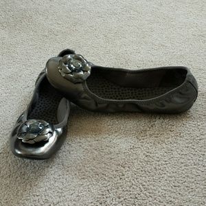 Liz bronze patent flexible sole and sides floral