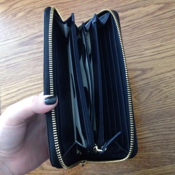 Black Kate Spade Wallet (no tags) - Picture 2 of 3