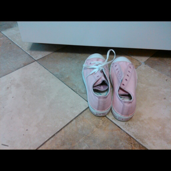 Pink converse