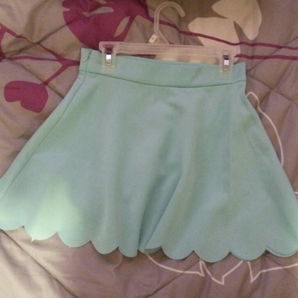 Scallop bottom skater skirt