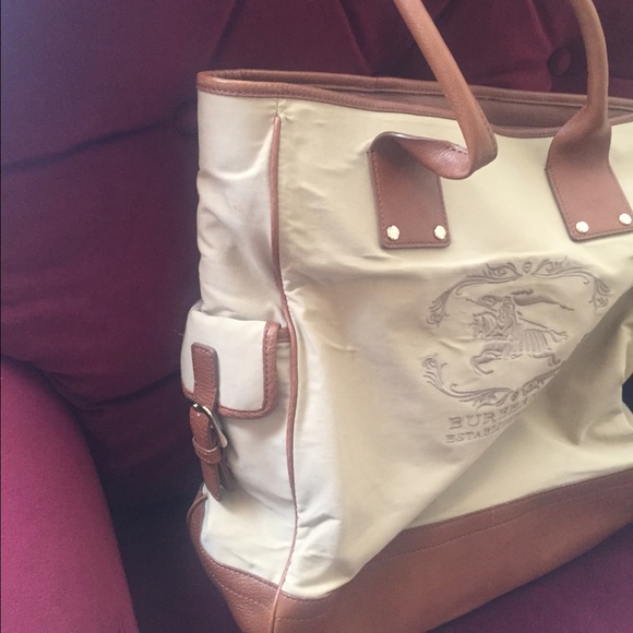 Burberry bag - Picture 2 of 4