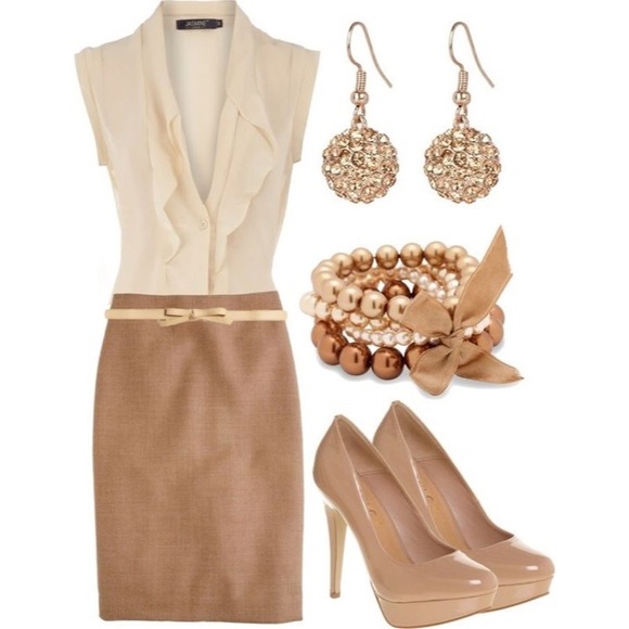 The Limited Dresses & Skirts - 💥Flash Sale💥NEW The Limited Camel Pencil Skirt