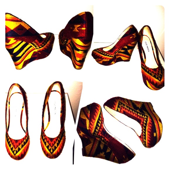 Steve Madden AZtec Wedges