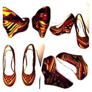 Steve Madden AZtec Wedges