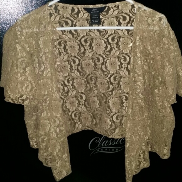 Lace cover up - Picture 2 of 3