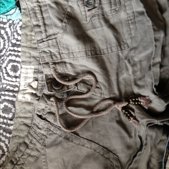 Shorts - Picture 3 of 4