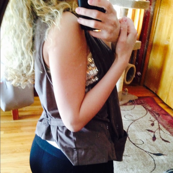 Vest - Picture 2 of 2