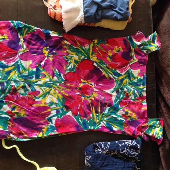 Summer tanks - Picture 2 of 4