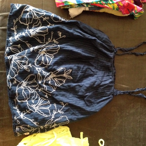 Summer tanks - Picture 3 of 4