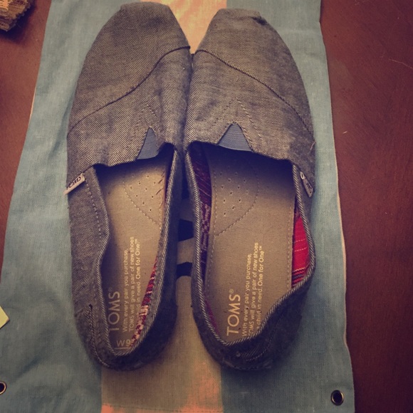 Toms Chambray shoes