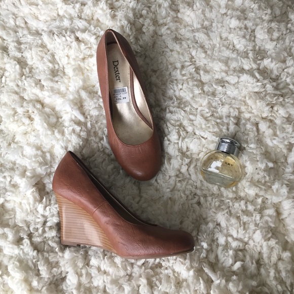 Brand new close toe wedges