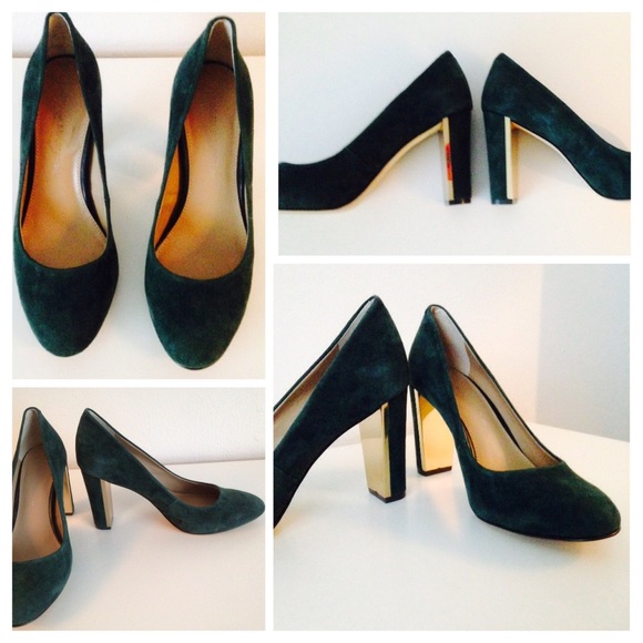Banana Republic Green Suede Court Heel