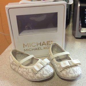 Baby Michael Kors shoes... Sz4