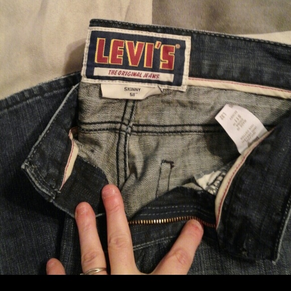 Levi's - Picture 2 of 3