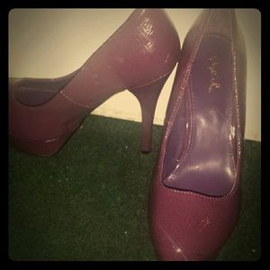 Eggplant pumps