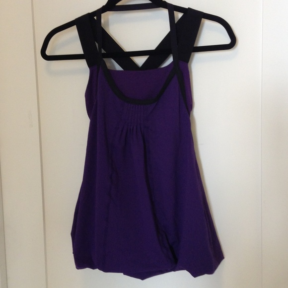 Lululemin 2 layer top