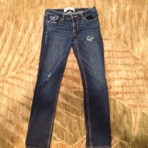 Hollister destroyed skinny jeans ❌ON HOLD❌