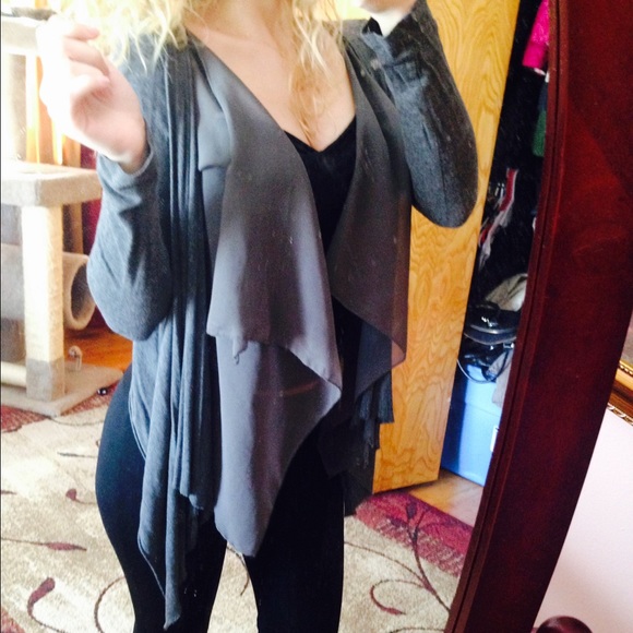 Top - Picture 2 of 3