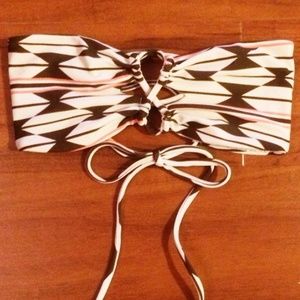 TRADED. Acacia Lumahai bikini top. Size S