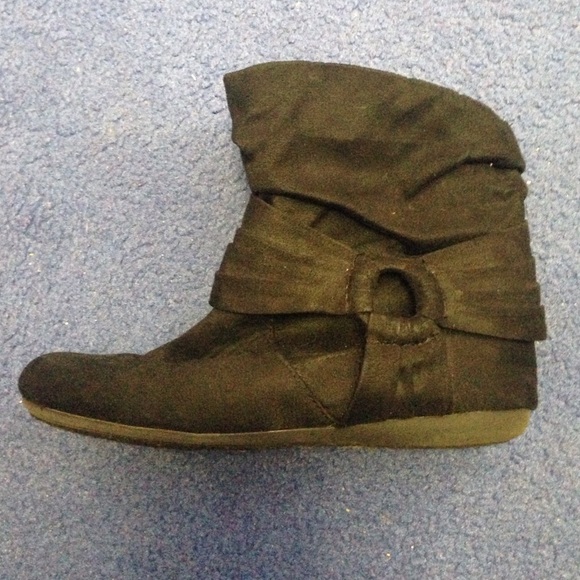 Black shoe